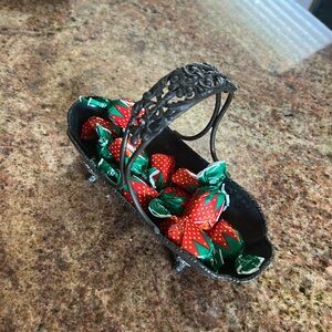 ANTIQUE 1903 E.G. WEBSTER & SON QUADRUPLE PLATE METAL FOOTED HANDLE BASKET